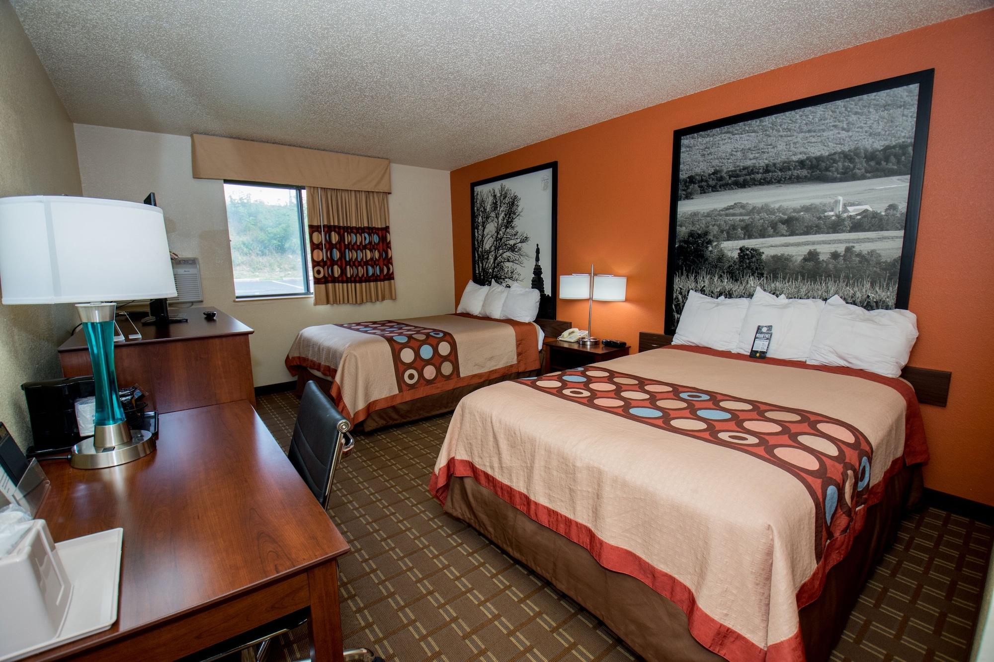 Super 8 By Wyndham Altoona Otel Dış mekan fotoğraf