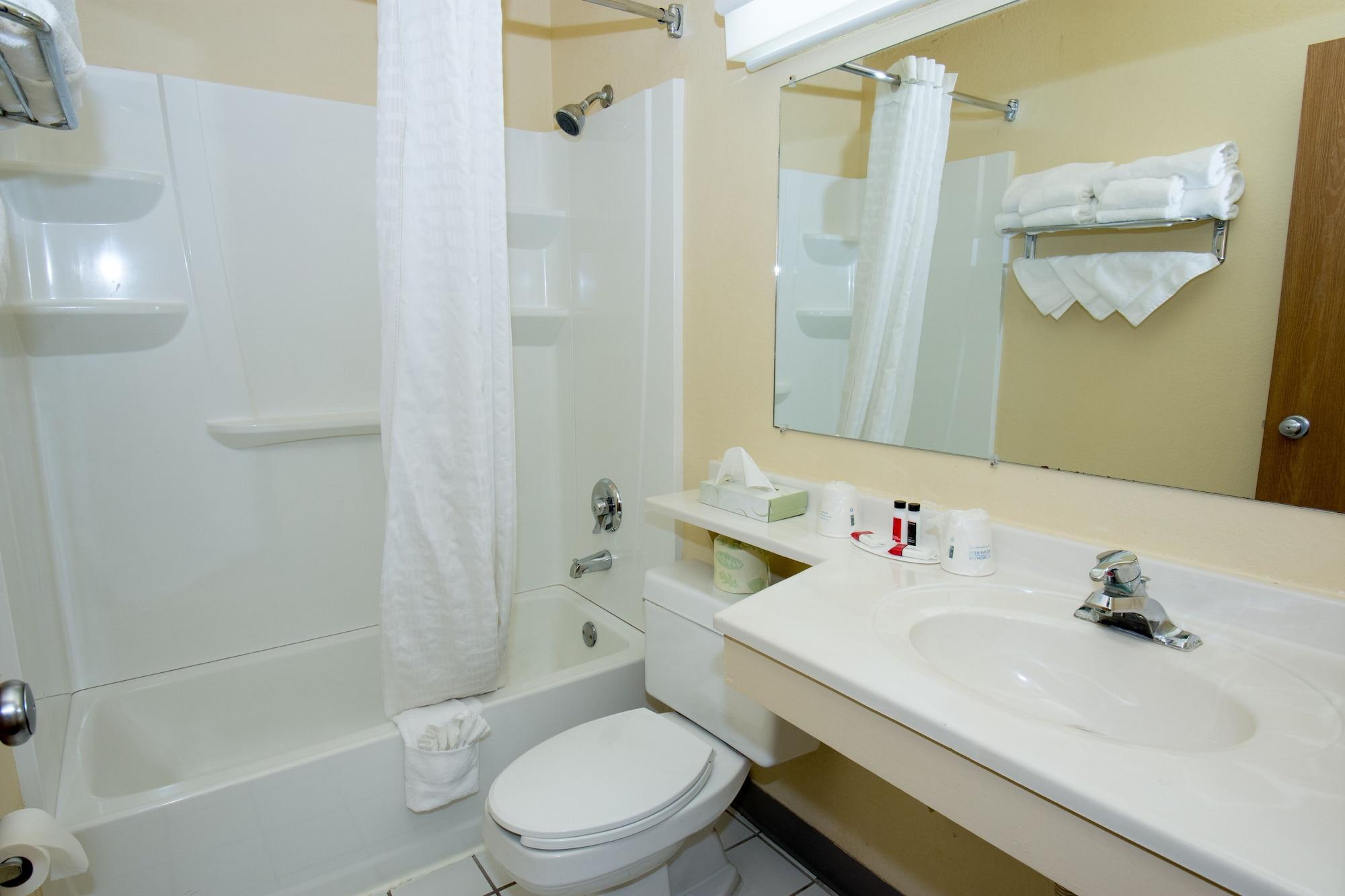 Super 8 By Wyndham Altoona Otel Dış mekan fotoğraf