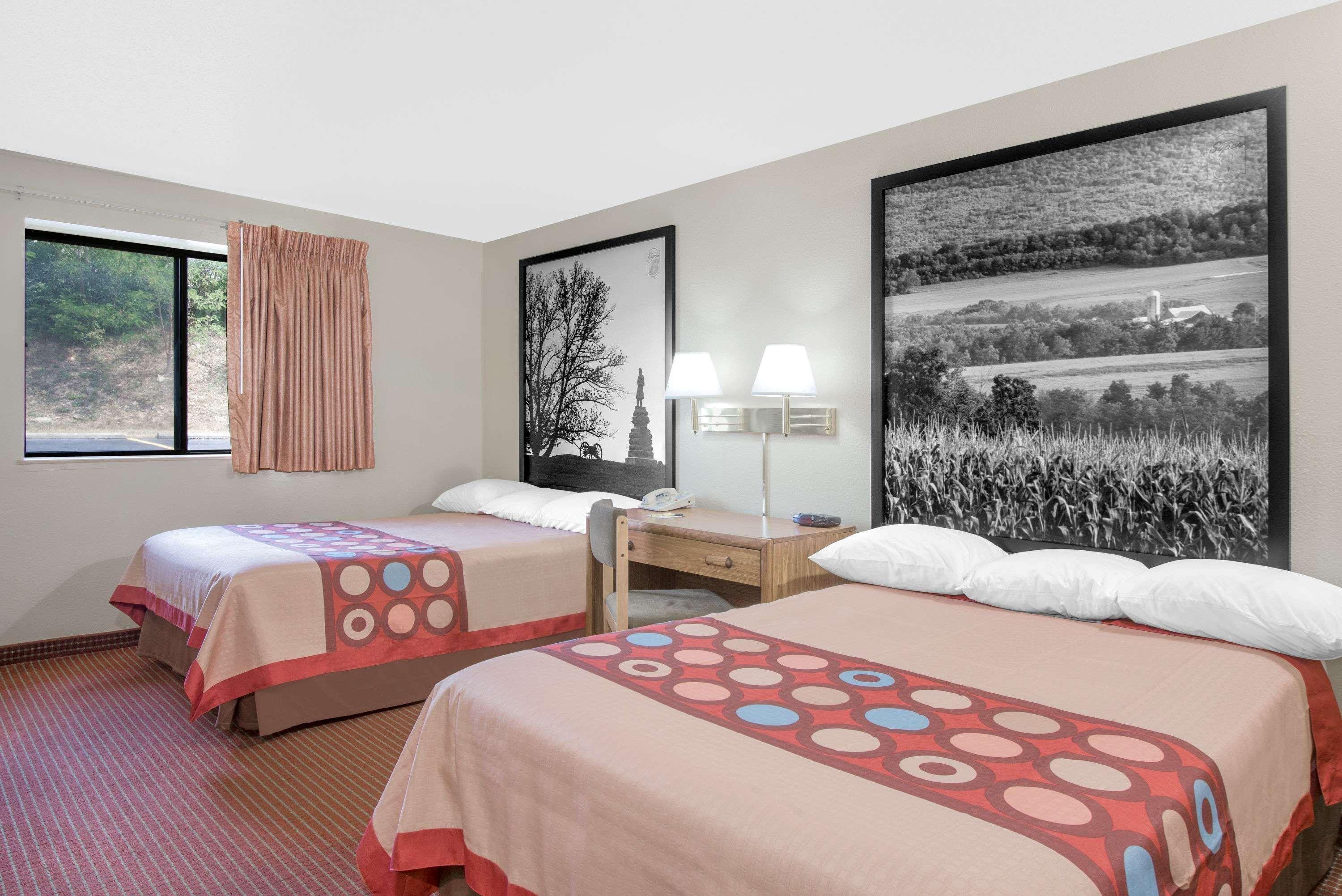 Super 8 By Wyndham Altoona Otel Dış mekan fotoğraf