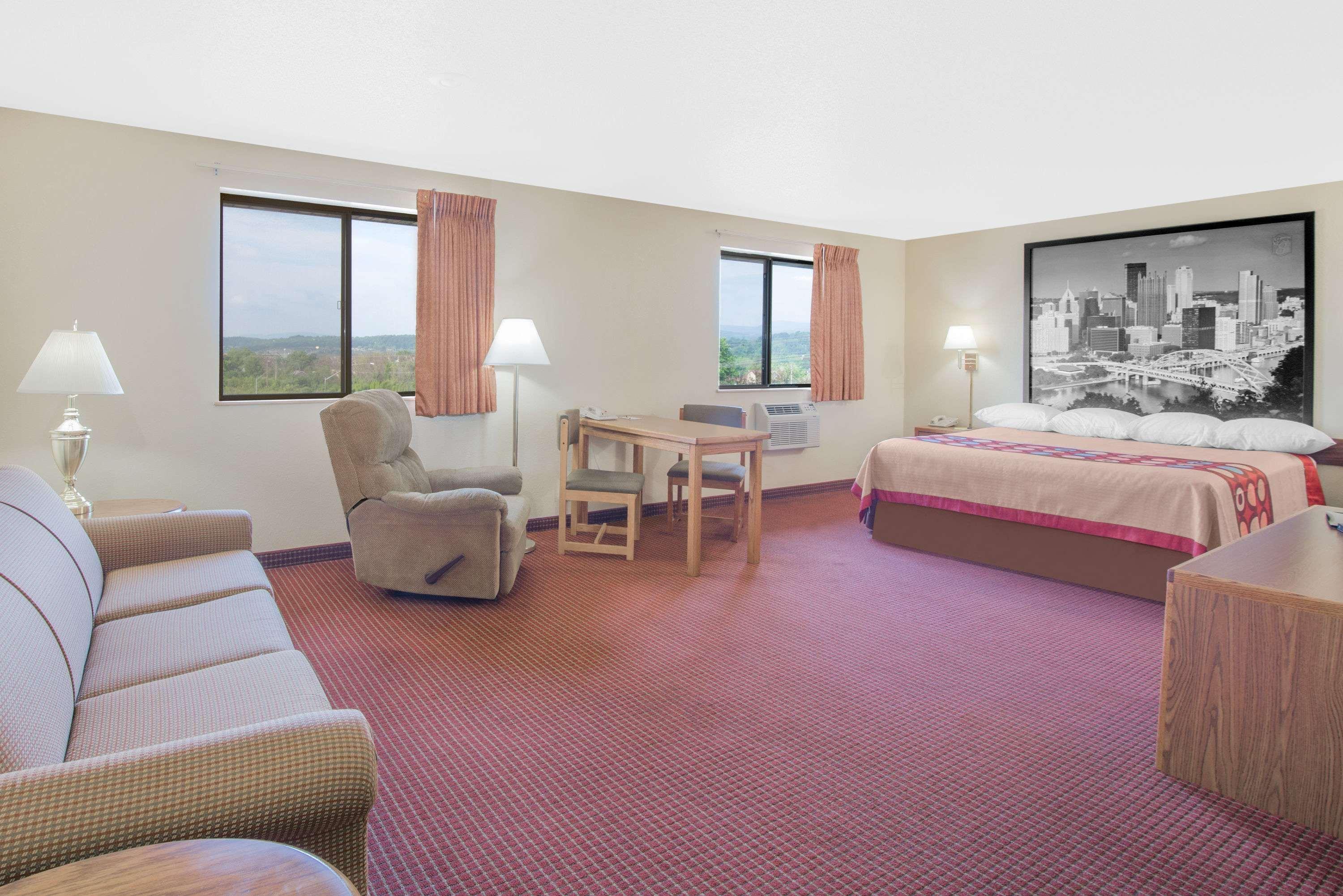 Super 8 By Wyndham Altoona Otel Dış mekan fotoğraf