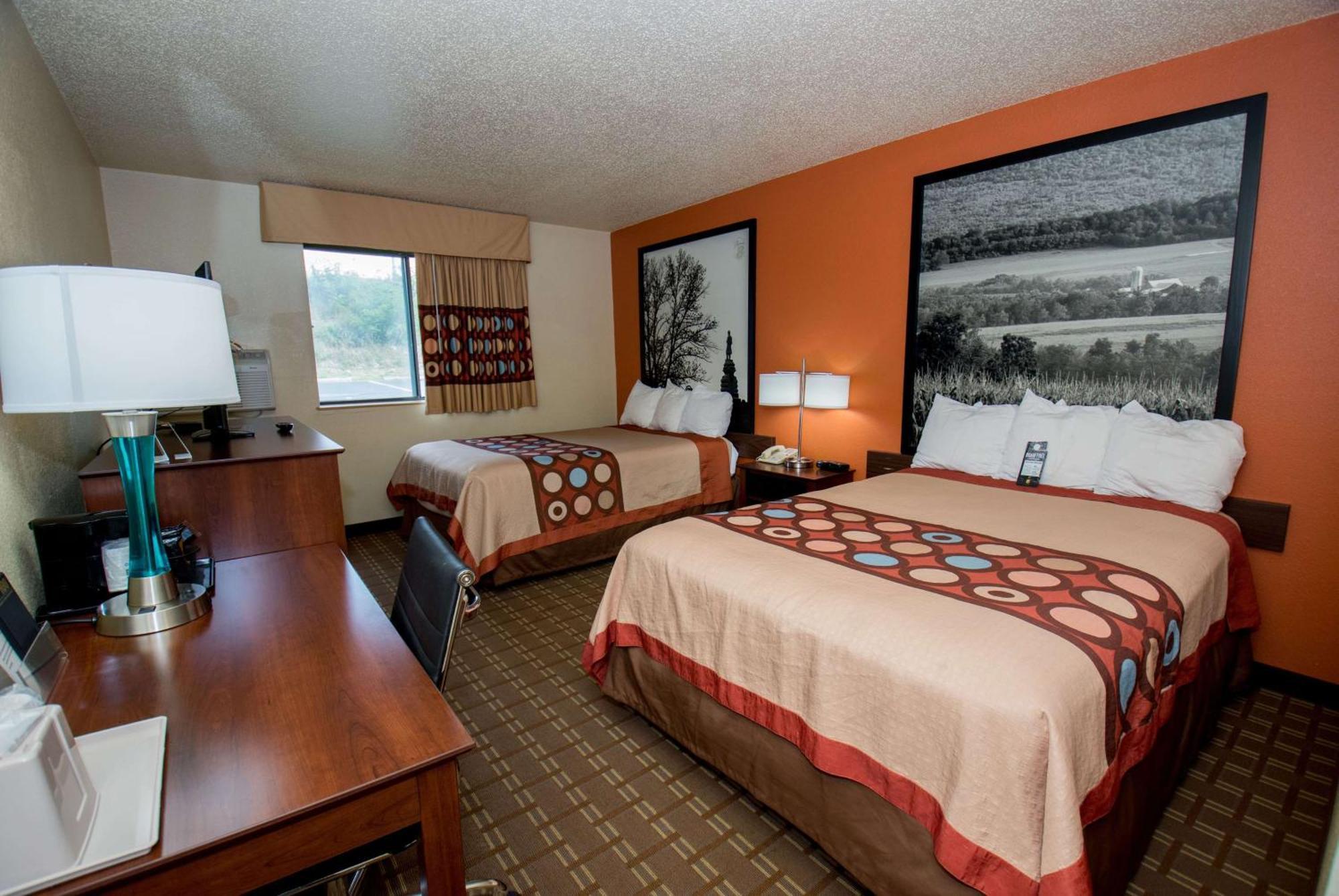 Super 8 By Wyndham Altoona Otel Dış mekan fotoğraf