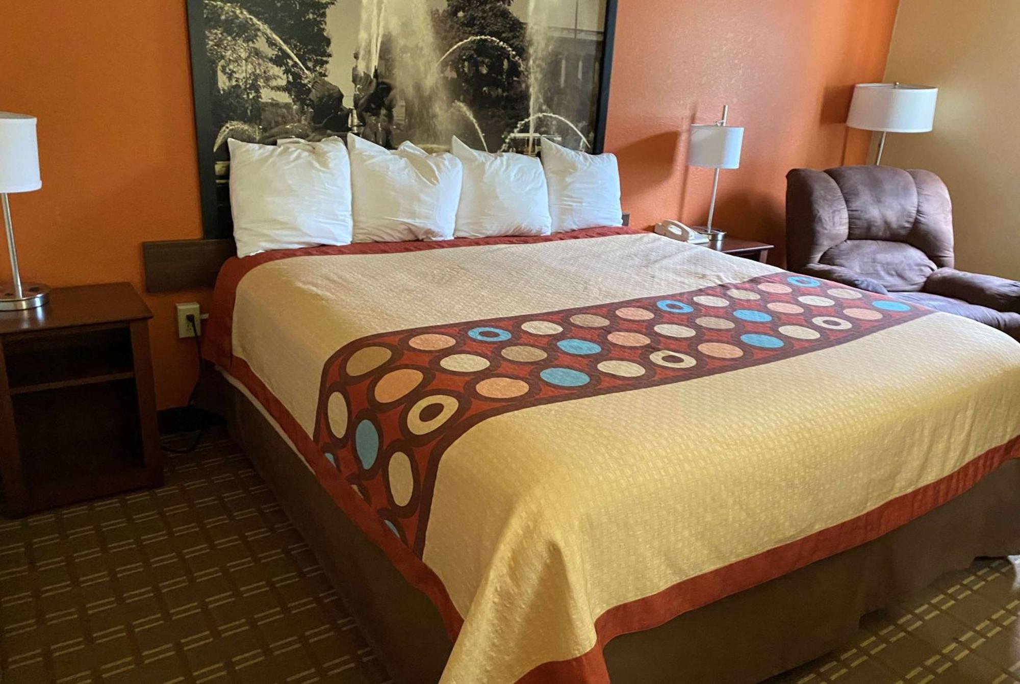 Super 8 By Wyndham Altoona Otel Dış mekan fotoğraf