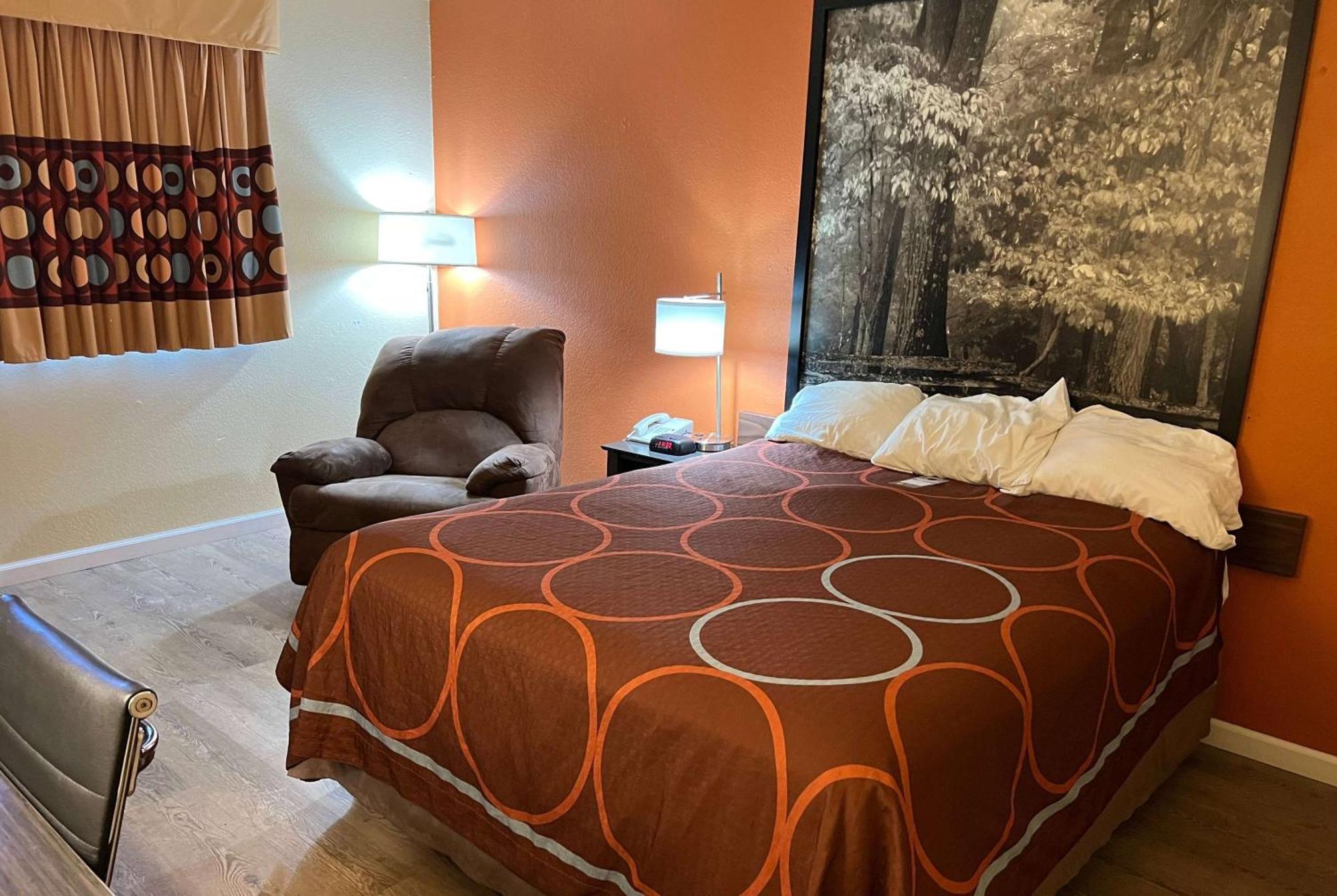 Super 8 By Wyndham Altoona Otel Dış mekan fotoğraf